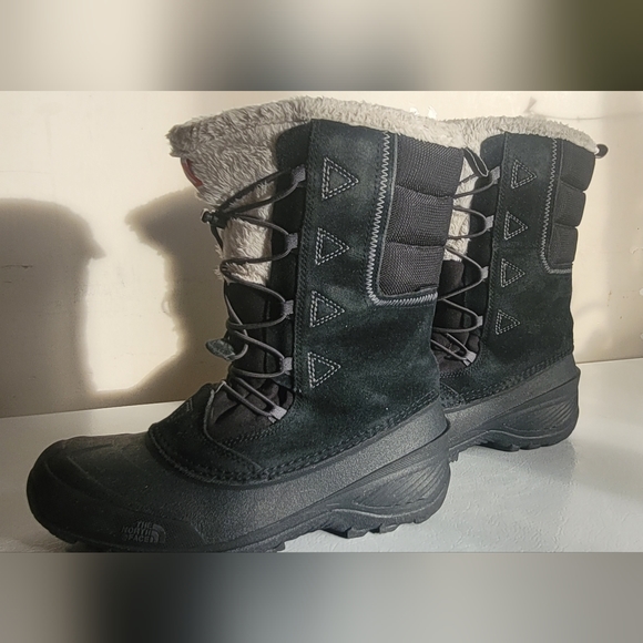 Northface waterproof winter boots - Picture 2 of 11
